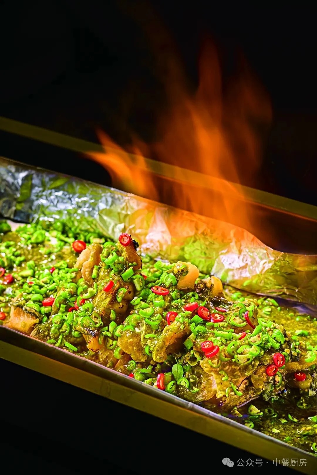 当餐酒楼热卖菜，鲜香四溢，老少皆宜