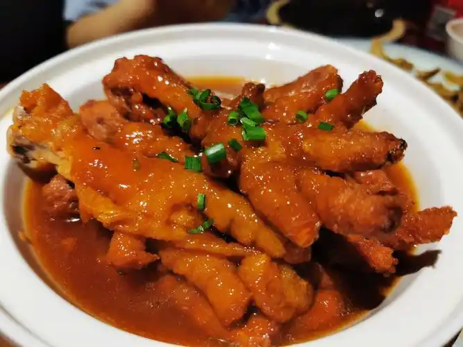 M型消费下的餐饮格局