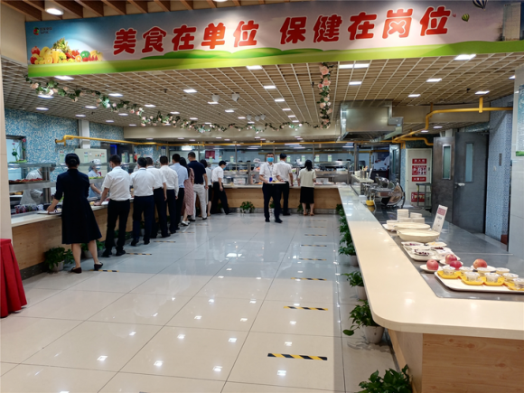 推开医院营养食堂的门，看见康复路上最踏实的一餐