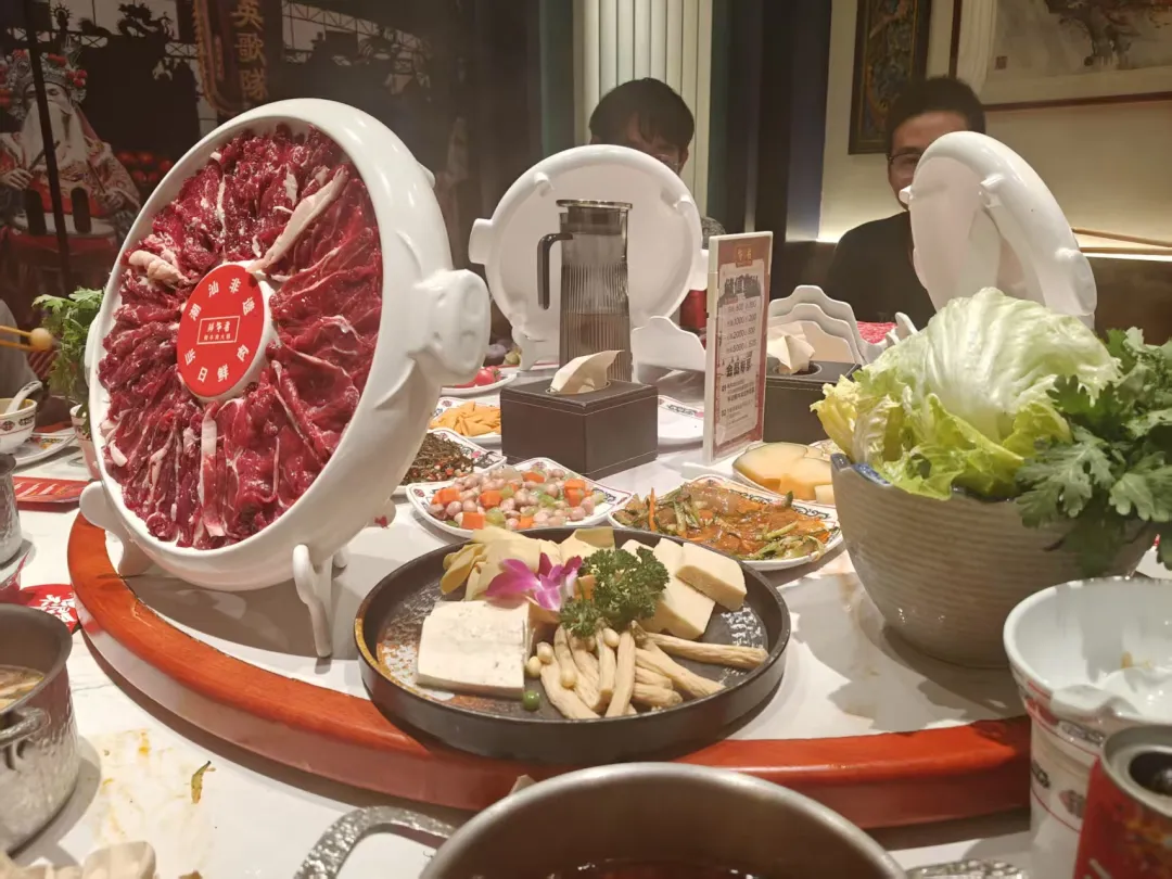 夜宵美食牛者潮汕牛肉火锅