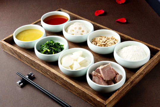 谢瑞麟院士谈预制菜产业:香港成为出海“桥头堡” “中国菜”有望加速走向国际市场