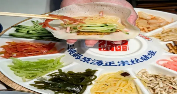 贵州美食三重奏:小吃、主食、菜肴美味交响