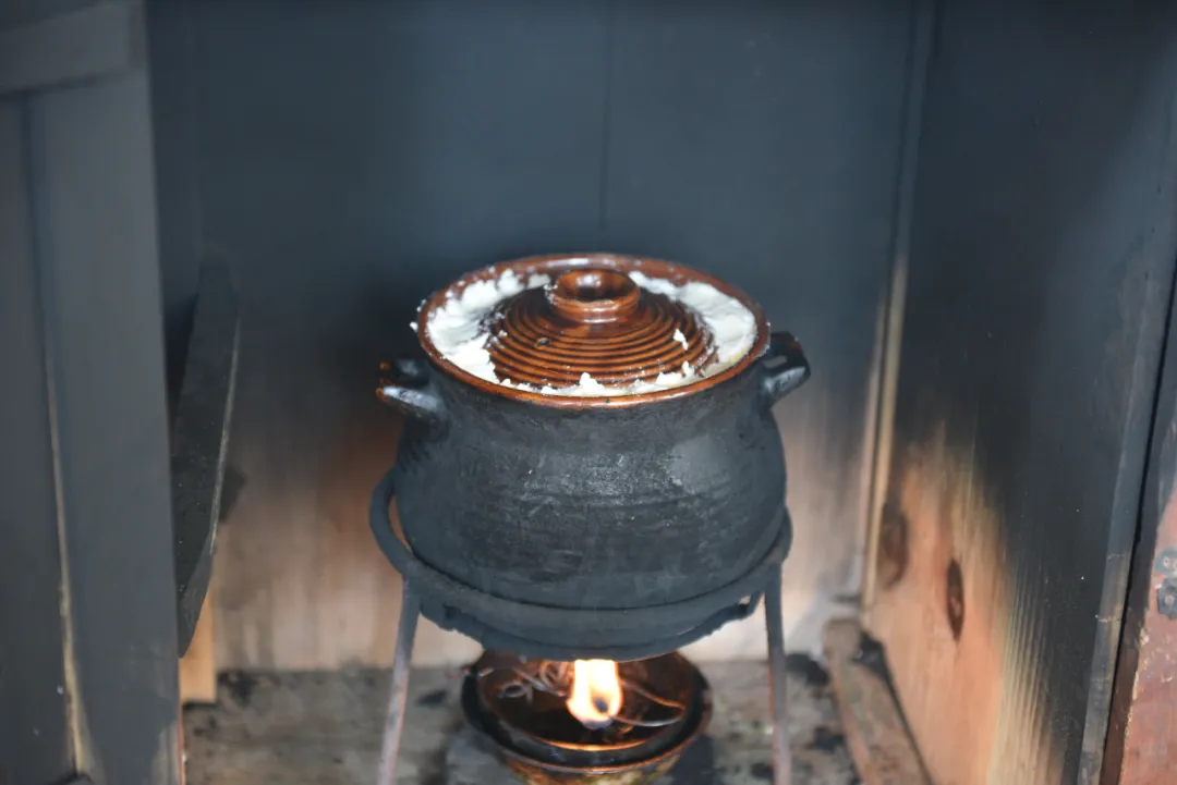 当餐调味料有趣又美味!藏在腾冲滇滩里的香果“臭油”