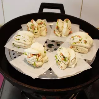 面粉美食葱香花卷,非常简单好上手!