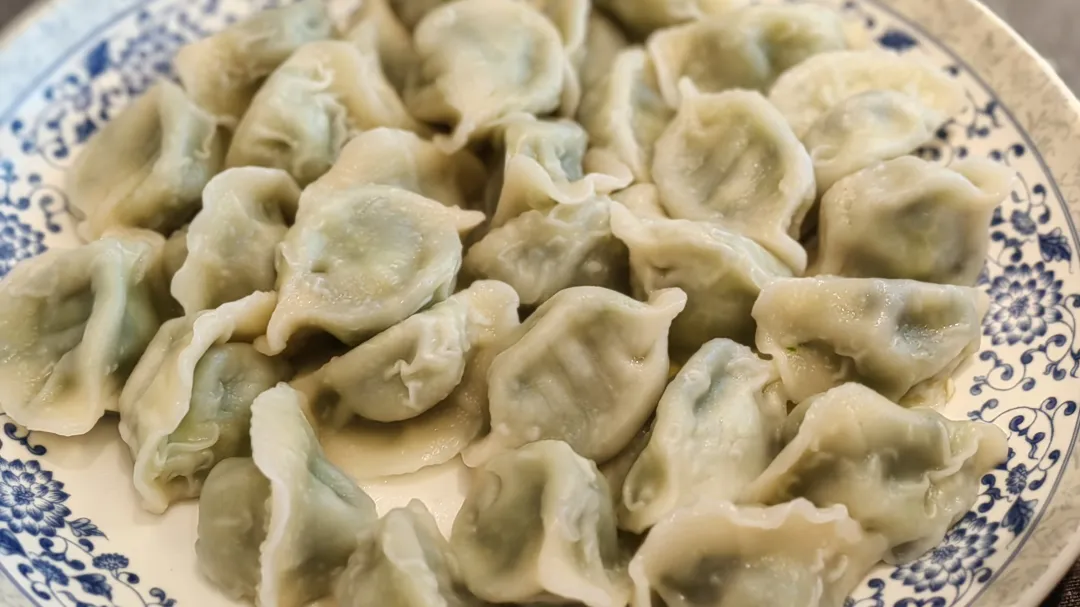 天津美食探店燕兰楼品尝招牌特色烤羊腿