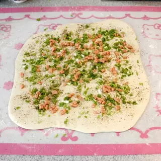 面粉美食葱香花卷,非常简单好上手!