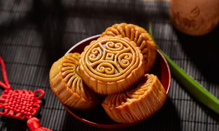 中秋月饼享美味,健康食用需关注