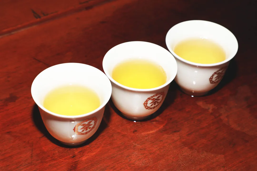 新品上市!中茶九龙贡茶 普洱茶(生茶)紧压茶