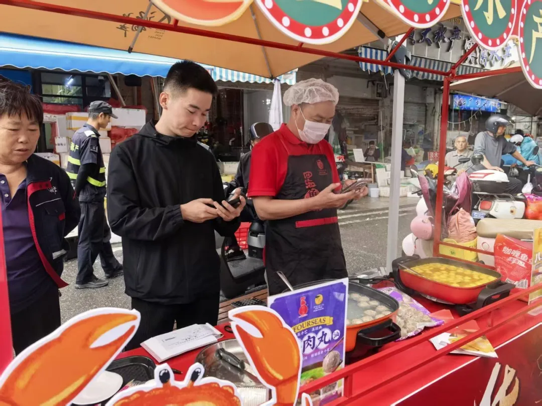 江杨水产东街市集火热开市,上蔬云采助力带来更多福利