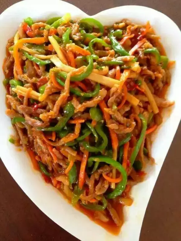 糖醋汁、鱼香汁、宫爆汁、海鲜汁、 麻辣味汁、 蒜泥味汁 、 椒麻味汁 蒜蓉辣酱的制作