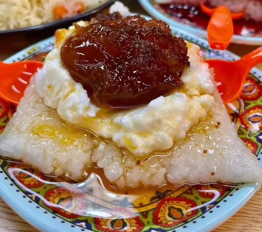 新疆特色小吃酸奶粽子