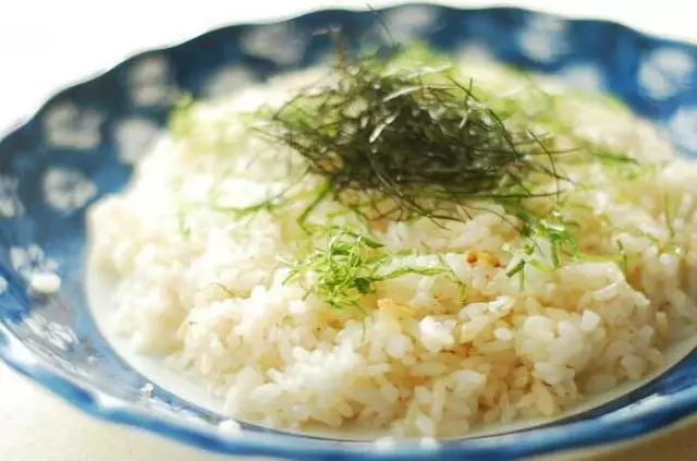 糖醋汁、鱼香汁、宫爆汁、海鲜汁、 麻辣味汁、 蒜泥味汁 、 椒麻味汁 蒜蓉辣酱的制作