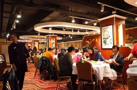 今日当餐郑明华：以诚立业的餐饮传奇