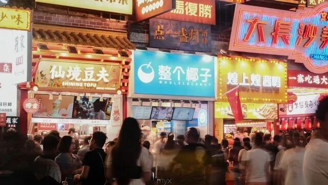 京沪餐饮大比拼：谁才是真正的美食消费之都？