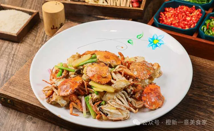 吃螃蟹怕寒凉?加2味温性食材,驱寒暖胃、鲜掉眉毛,脾胃无负担!