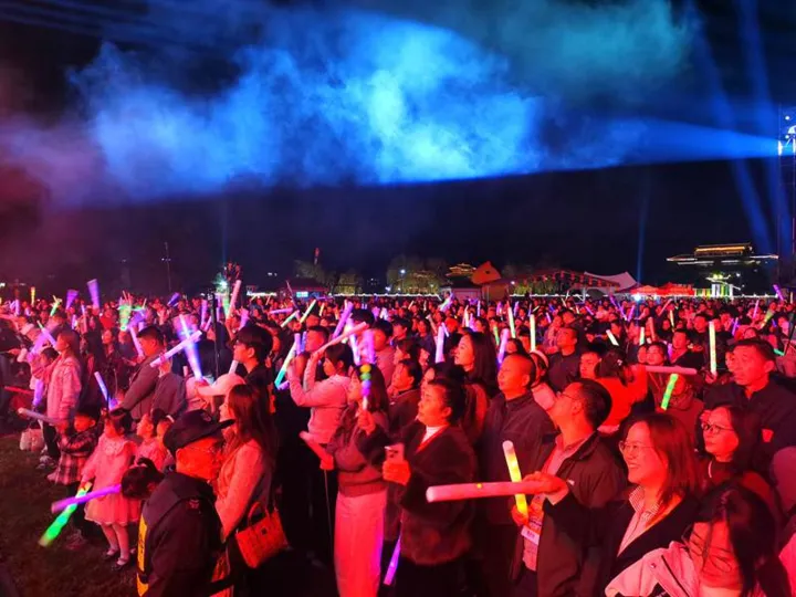 黔江成功举办第六届鸡杂美食文化节