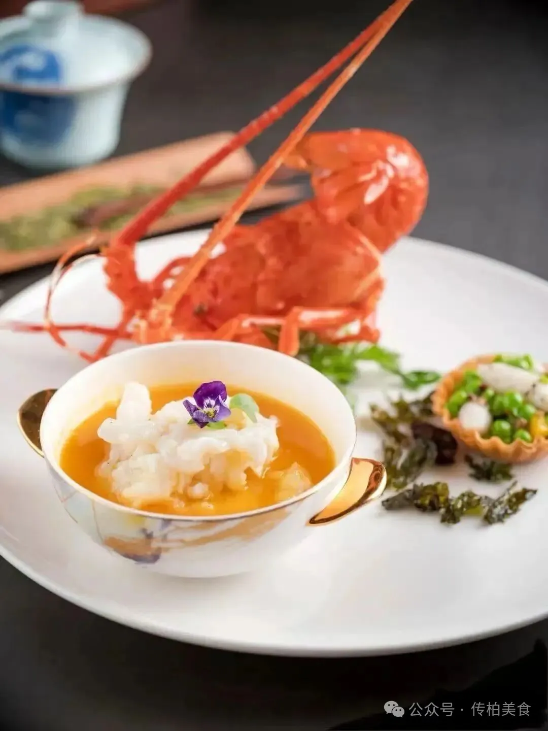 当餐山海珍馔，味蕴万象美食！海鲜创意融合菜单