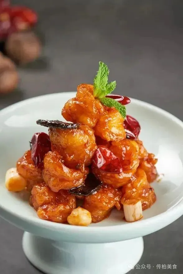 当餐山海珍馔,味蕴万象美食!海鲜创意融合菜单