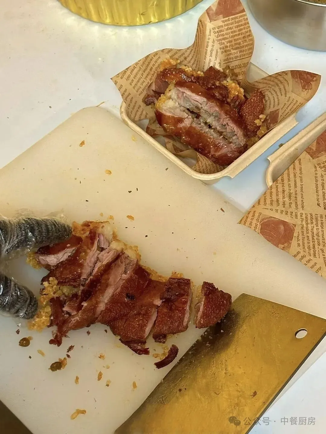 小伙夫妻俩辞职摆地摊卖炸串和香酥鸭方案