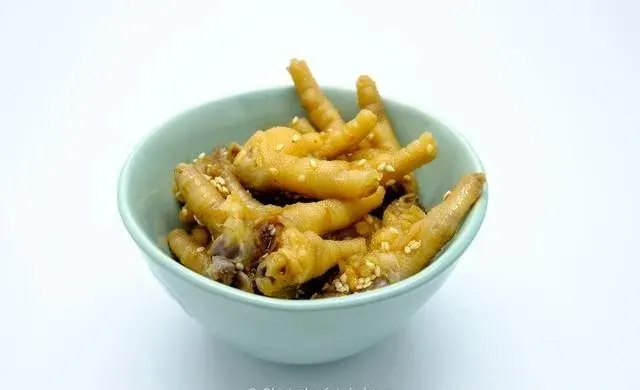 当餐特色凤爪的制作配方与工艺