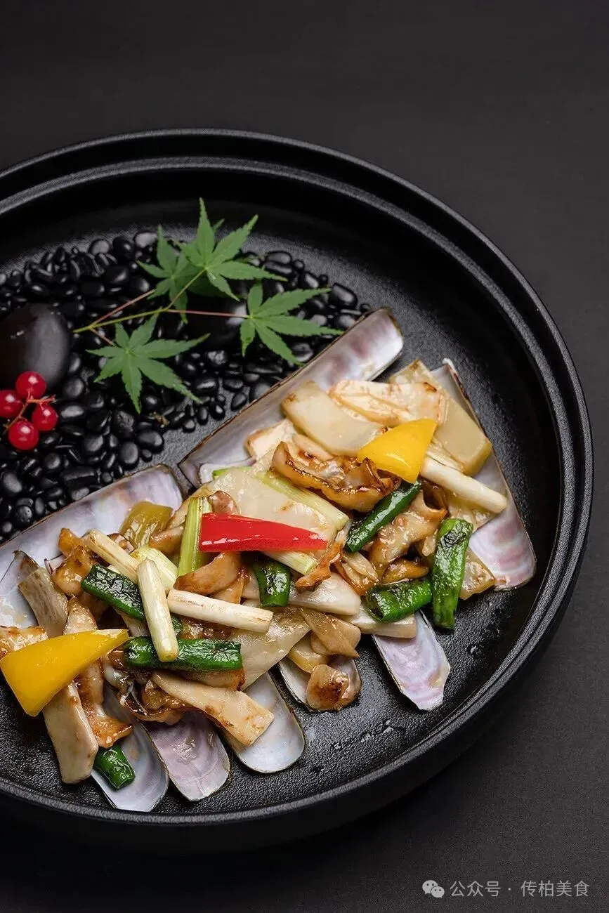 当餐山海珍馔,味蕴万象美食!海鲜创意融合菜单