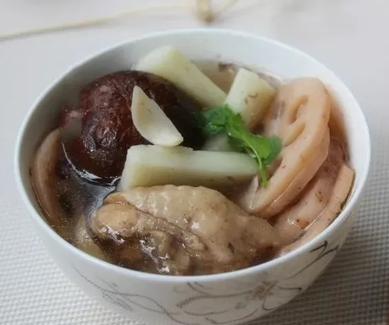 当餐美食炖鸡汤!真正的鸡汤~教你煲出美味的鸡汤