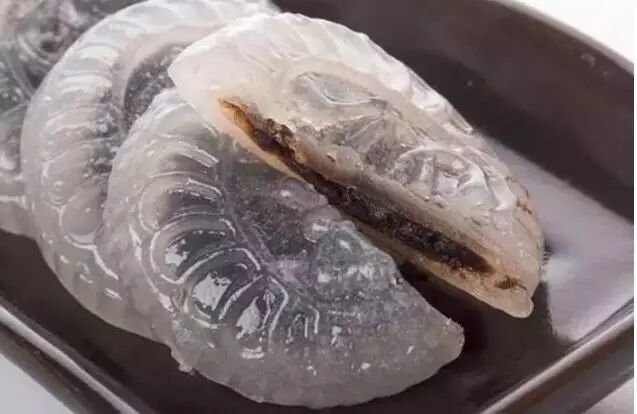 在陕西,有一种美食叫“水晶饼”,如水晶般一样的精致,柔软香甜