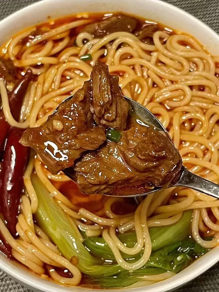 秘制红烧牛腩面浇头制作流程及配方
