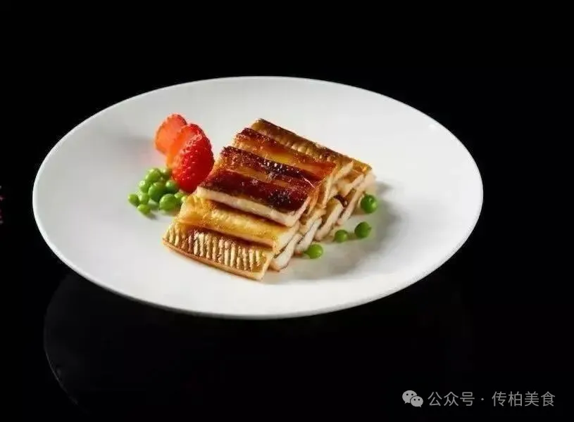 当餐山海珍馔,味蕴万象美食!海鲜创意融合菜单