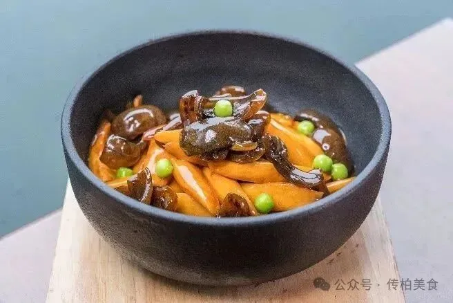 当餐山海珍馔,味蕴万象美食!海鲜创意融合菜单