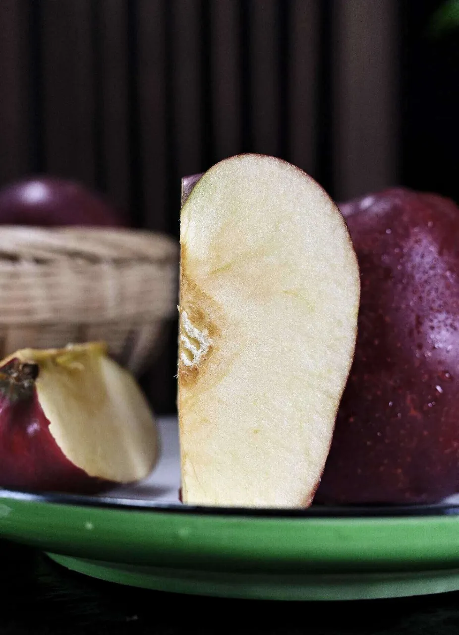 昭通黑卡苹果,香甜爽脆,满口都是醇厚香甜的苹果香气