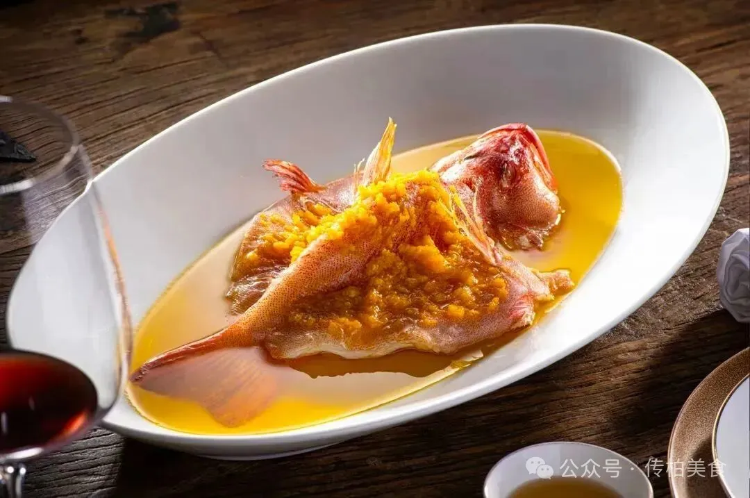 当餐山海珍馔,味蕴万象美食!海鲜创意融合菜单