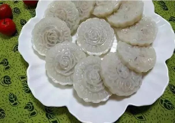 在陕西,有一种美食叫“水晶饼”,如水晶般一样的精致,柔软香甜