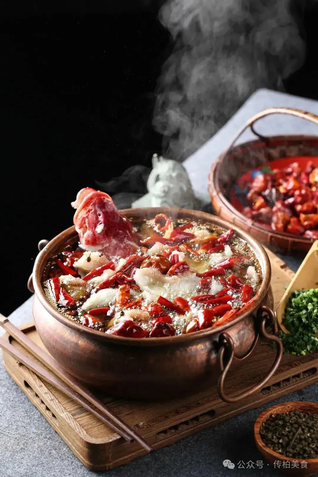 当餐山海珍馔,味蕴万象美食!海鲜创意融合菜单