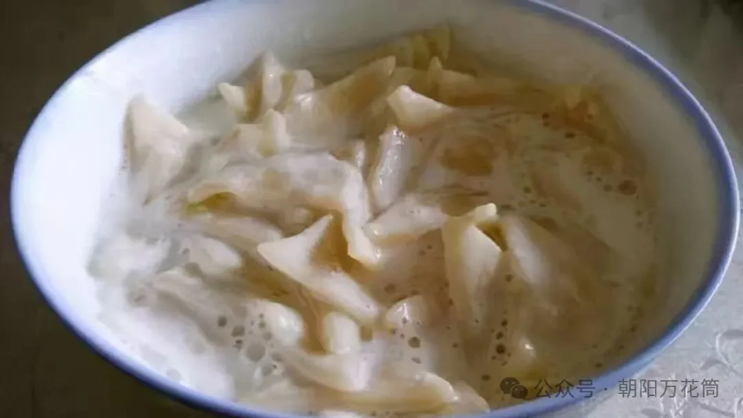 朝阳特色小吃牛犊子汤