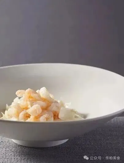 当餐山海珍馔,味蕴万象美食!海鲜创意融合菜单