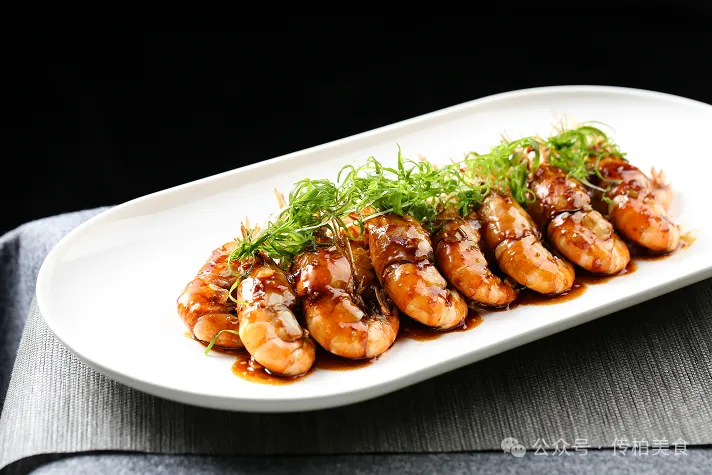 当餐山海珍馔,味蕴万象美食!海鲜创意融合菜单