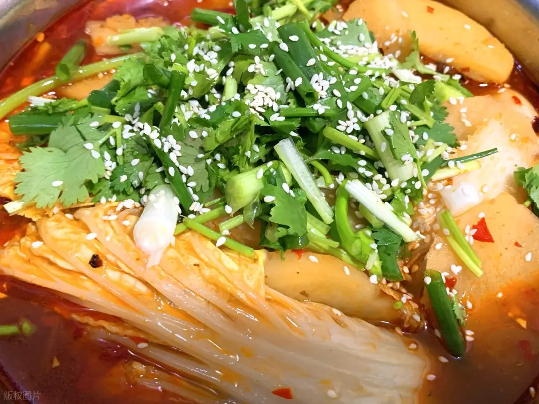 从街边摊到“餐饮刺客”:月薪过万吃不起的麻辣烫!