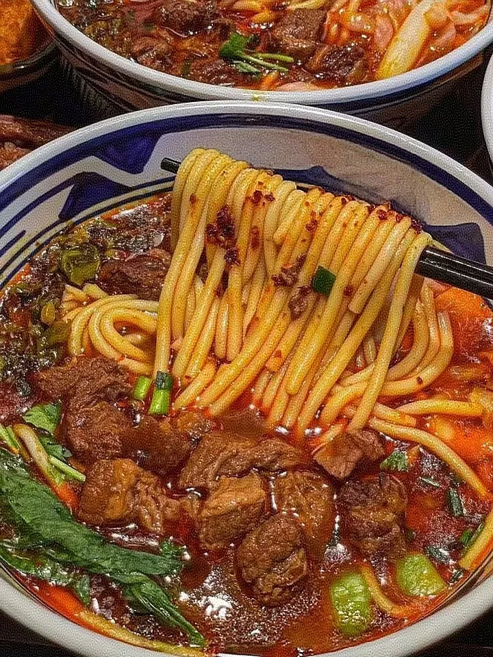 秘制红烧牛腩面浇头制作流程及配方