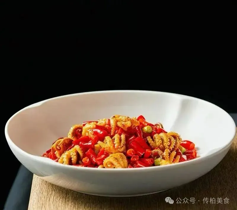 当餐山海珍馔,味蕴万象美食!海鲜创意融合菜单