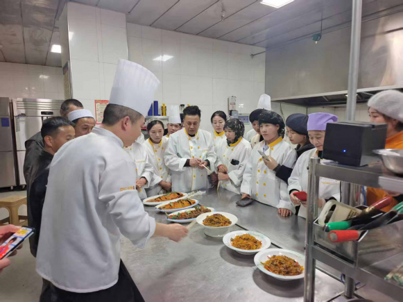技能“烹”然心动 赋能食堂餐饮提质升级
