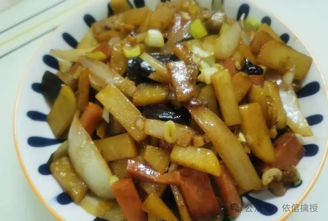 简单的食材搭配，大火一炒就上桌，好吃又好做！