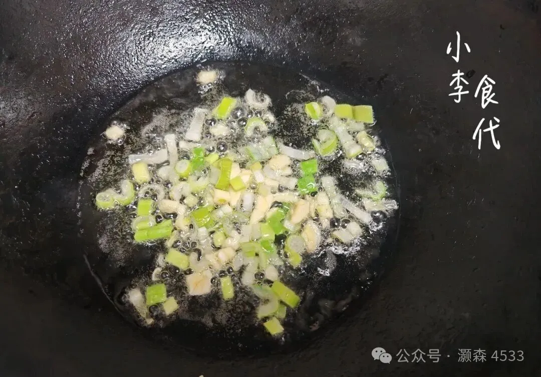 胡萝卜土豆丝,简单的食材做出自己喜欢的美食!