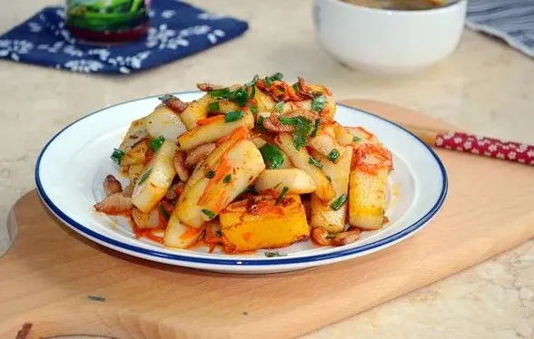 香菇小酱炒年糕，当餐现做美味升级