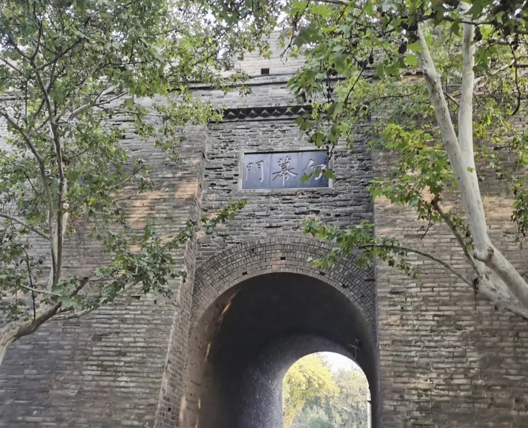 西安小南门早市寻味城墙根下的美食世界