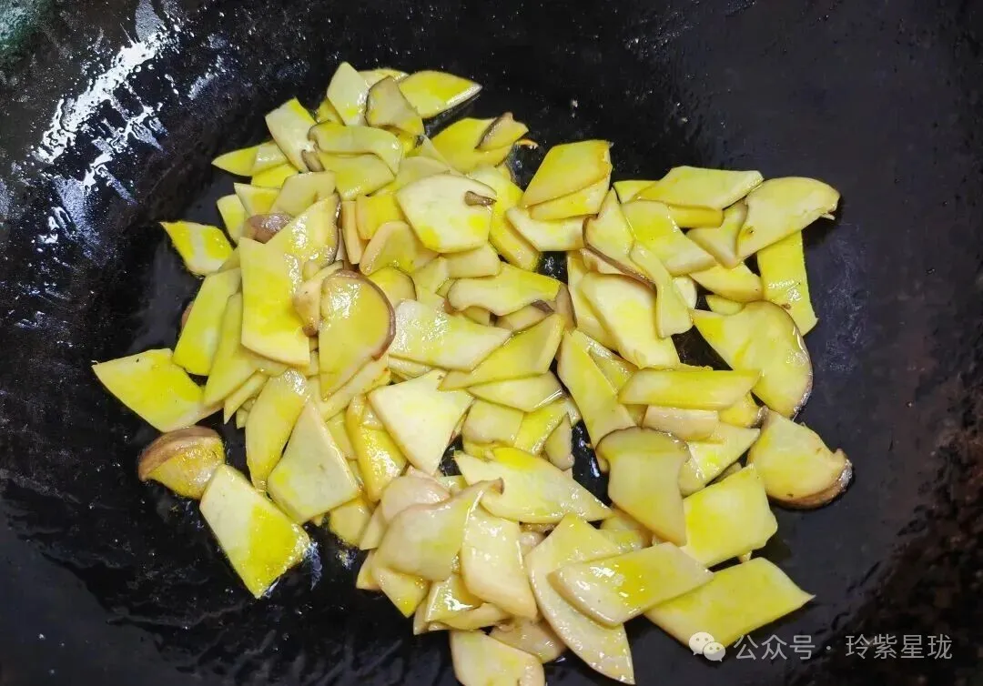 多种食材搭配,大火一炒就能上桌,营养又好吃!