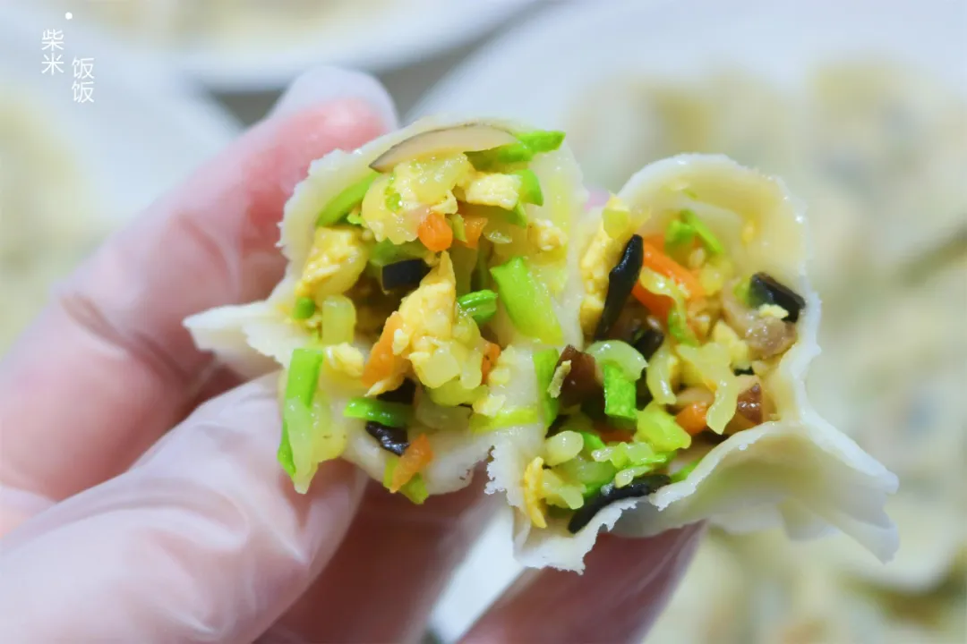 好吃的素馅饺子，5种食材搭配，薄皮大馅，营养满满