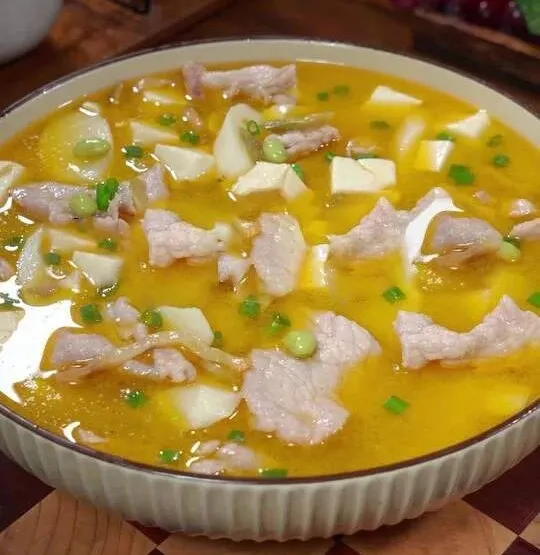 天冷不想炒菜，你就这样煮一锅，三四种食材搭配