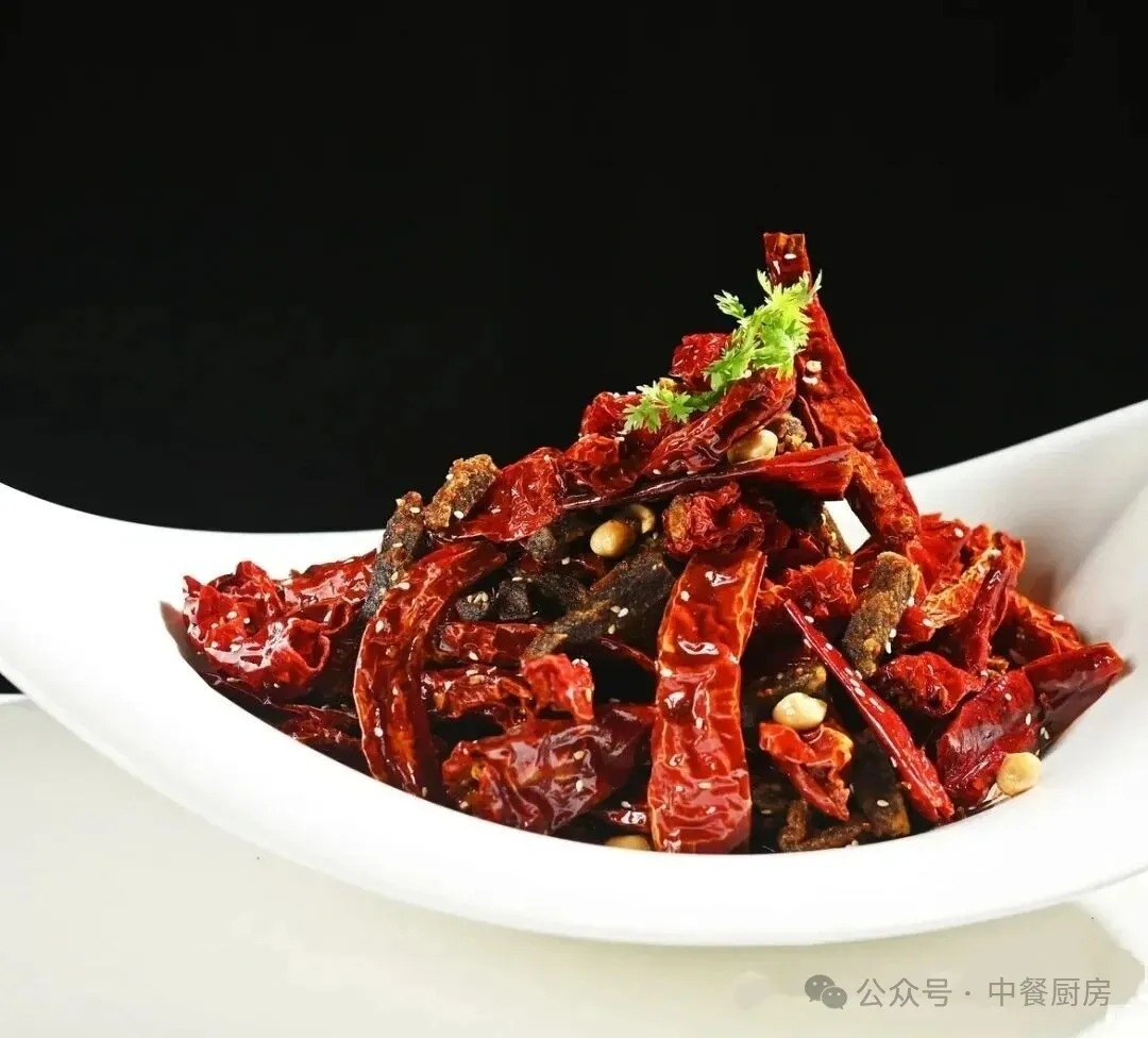 四川美食全景图!从盆地到高原的味觉暴击