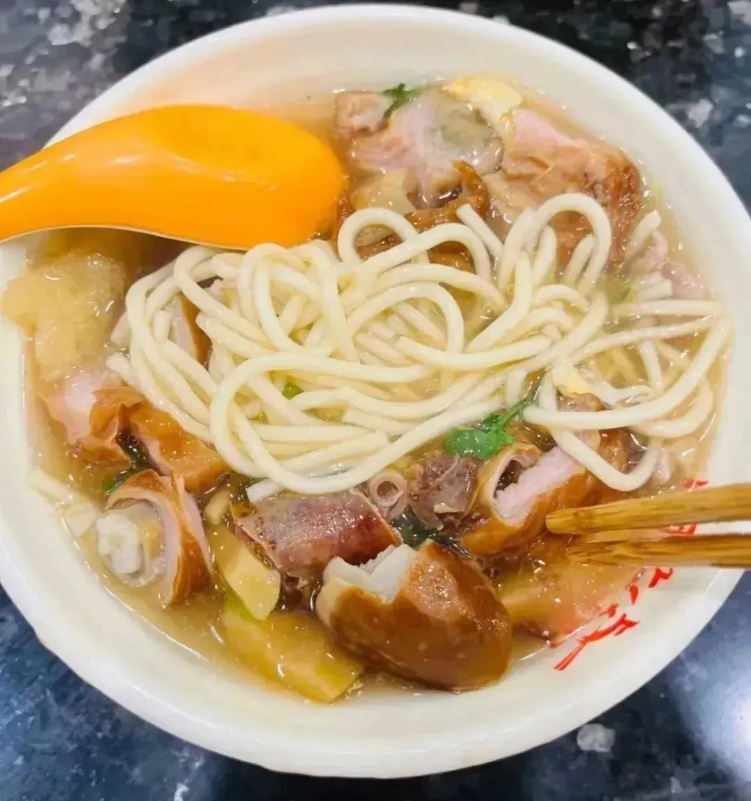 福建漳州三面环山,一面环海餐饮美食,吃不尽的山珍海味